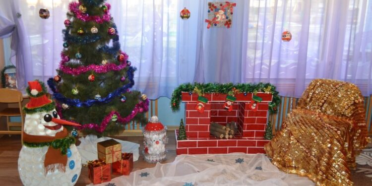 Сценарій новорічного свята в дитячому садку – «Чарівна подорож у зимову казку»