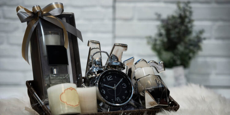 Що подарувати хлопцю на день народження?