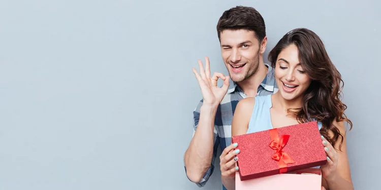 Що подарувати дівчині на день народження