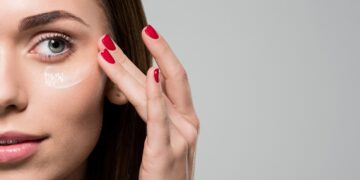 Як правильно купити креми для обличчя в Україні