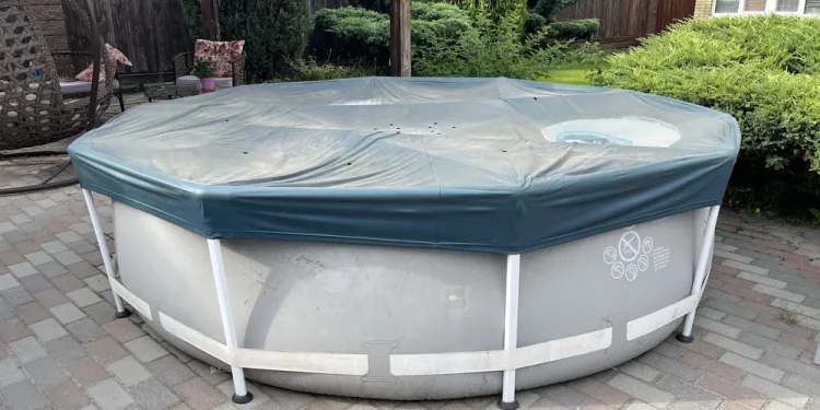 Маленькое море у твоего дома. Почему каркасный бассейн Intex становится лучшим решением для лета